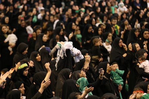 همایش شیرخوارگان حسینی در شبستان مصلی همایش شیرخوارگان حسینی